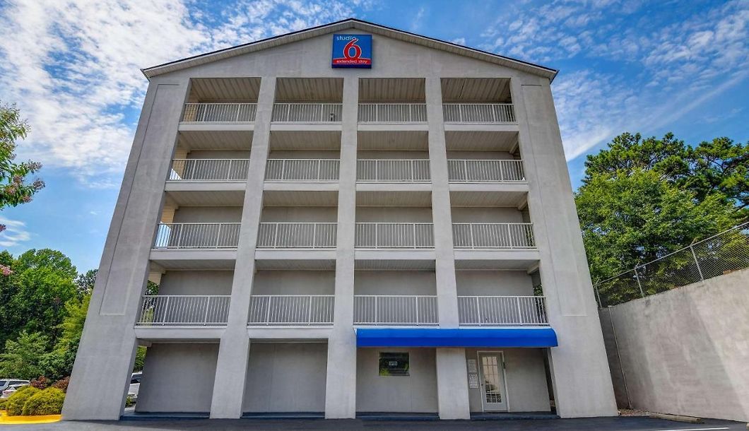 STUDIO 6 CHAMBLEE HOTEL, GA